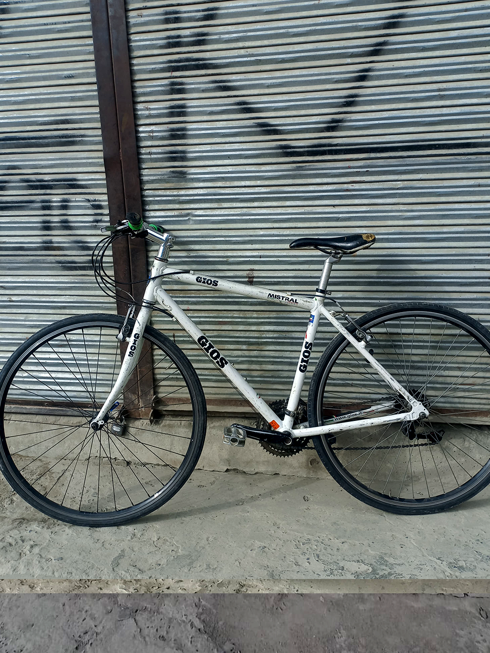 GIOS Hybrid bike